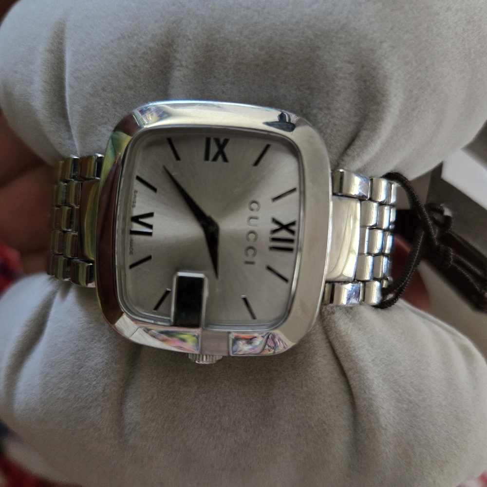 WOMENS GUCCI " G" WATCH - Picture 5 of 12
